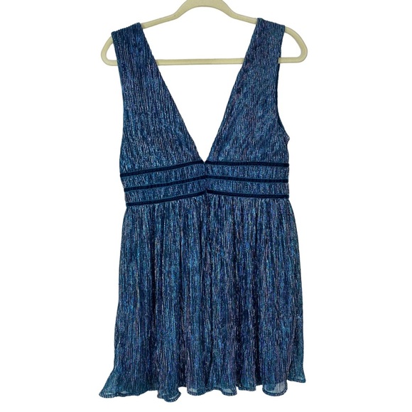 Lulus Smokeshow Teal Blue Crinkled Sparkle Metallic V-Neck Sleeveless Mini Dress - Picture 4 of 15
